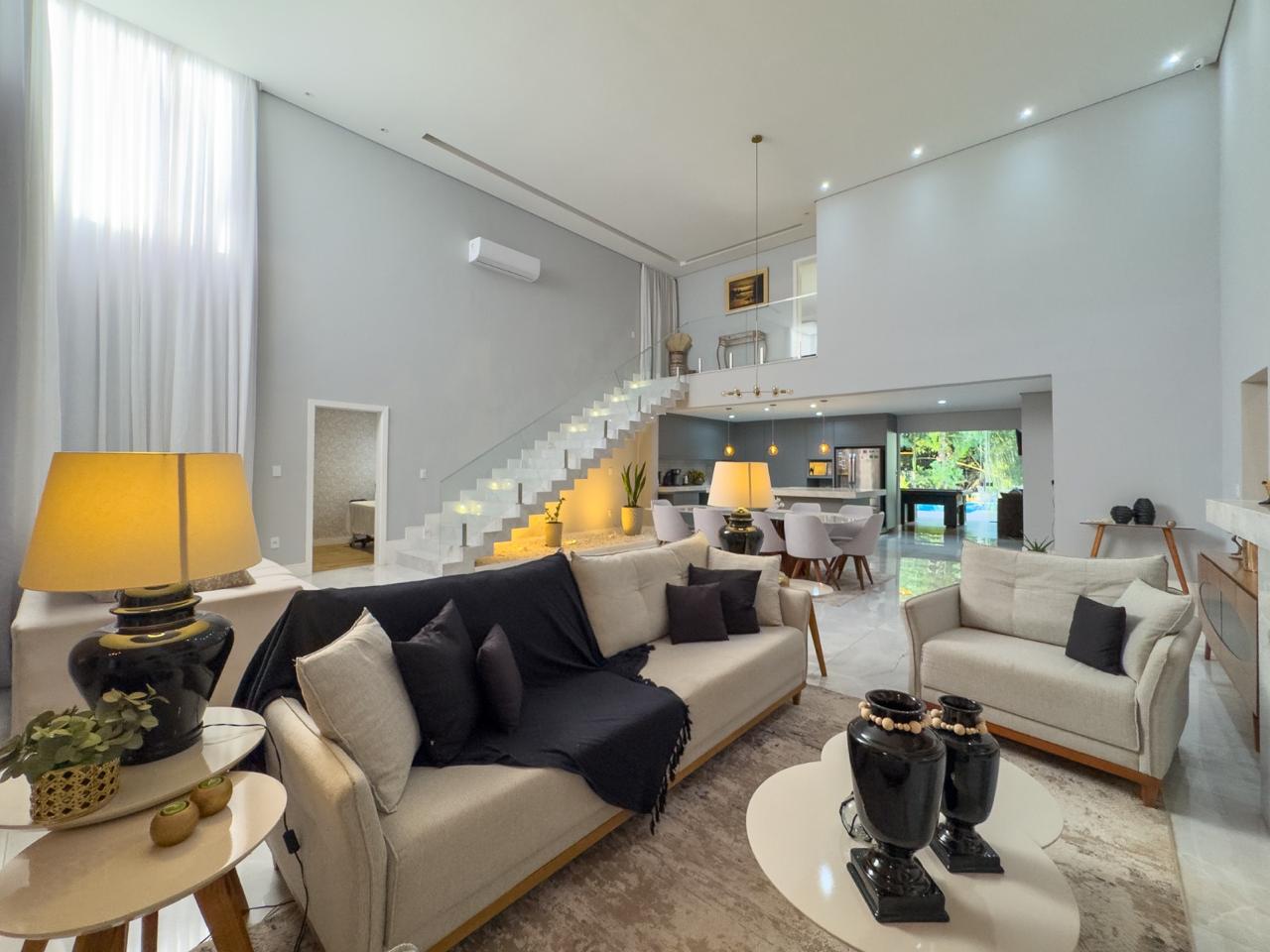 Sala de estar com lareira